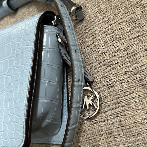 Michael Kors crossbody with wallet - Picture 3 of 8